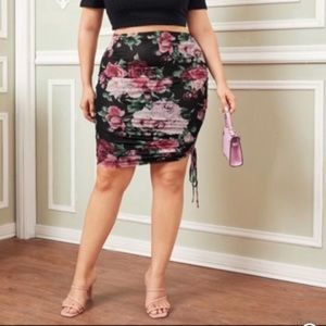 NEW•2X•LA VIE’ EN ROSE’ FLORAL BOUQUET RUCHED ROMANTIC SKIRT•NWT